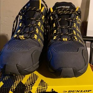 Dunlop safety shoes